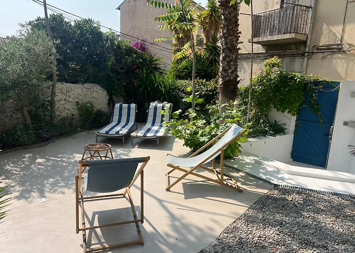 Bord de mer, magnifique appartement de 150m2 avec jardin