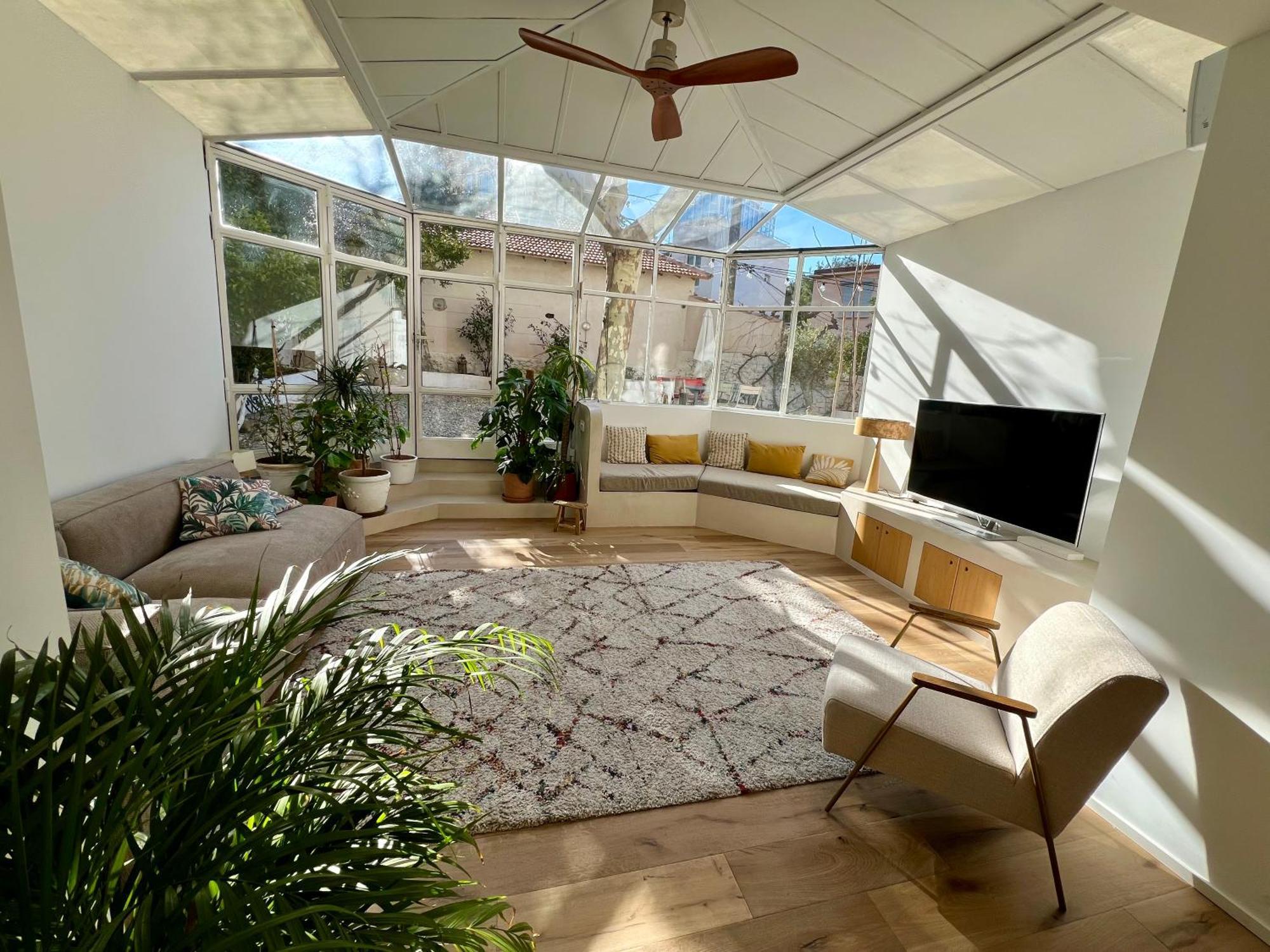 Apartment Bord De Mer, Magnifique De 150m2 Avec Jardin