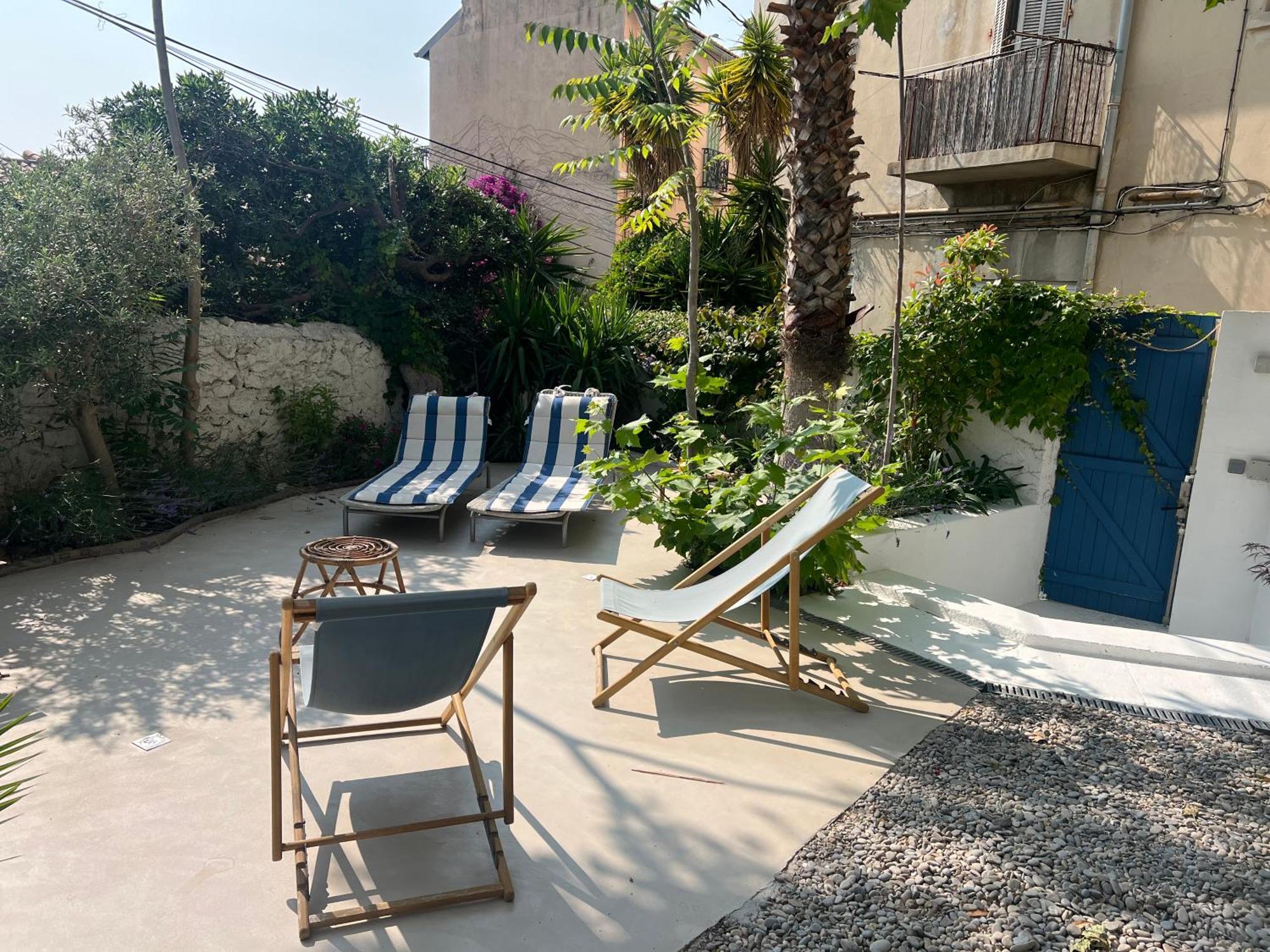 Bord De Mer, Magnifique De 150m2 Avec Jardin * Marseille