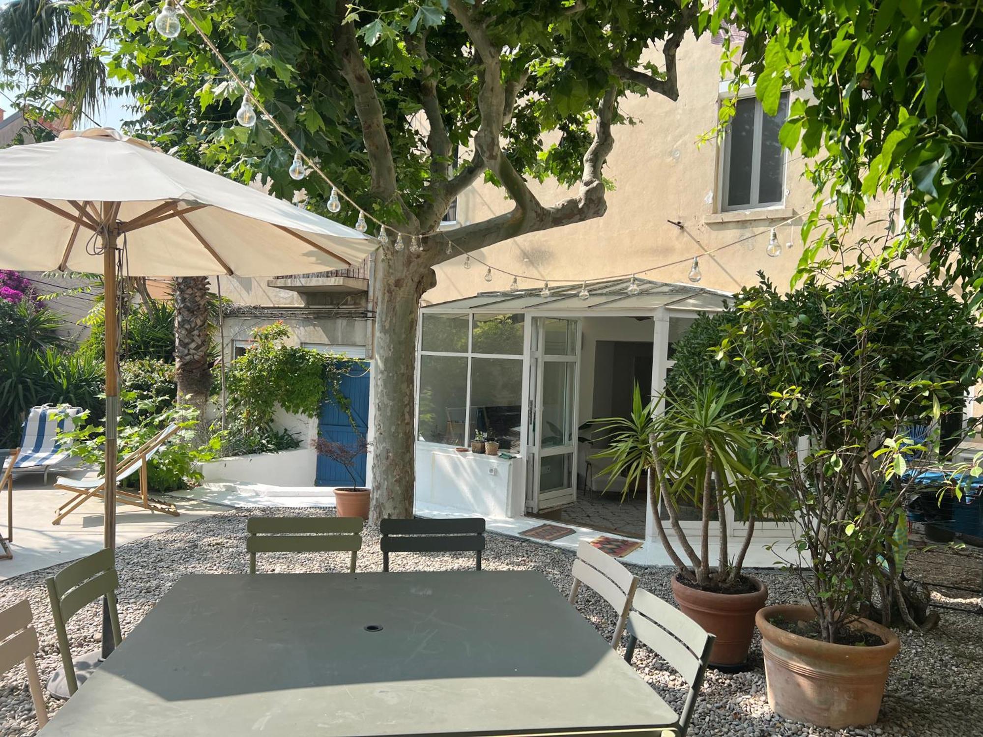 Appartement Bord De Mer, Magnifique De 150m2 Avec Jardin *