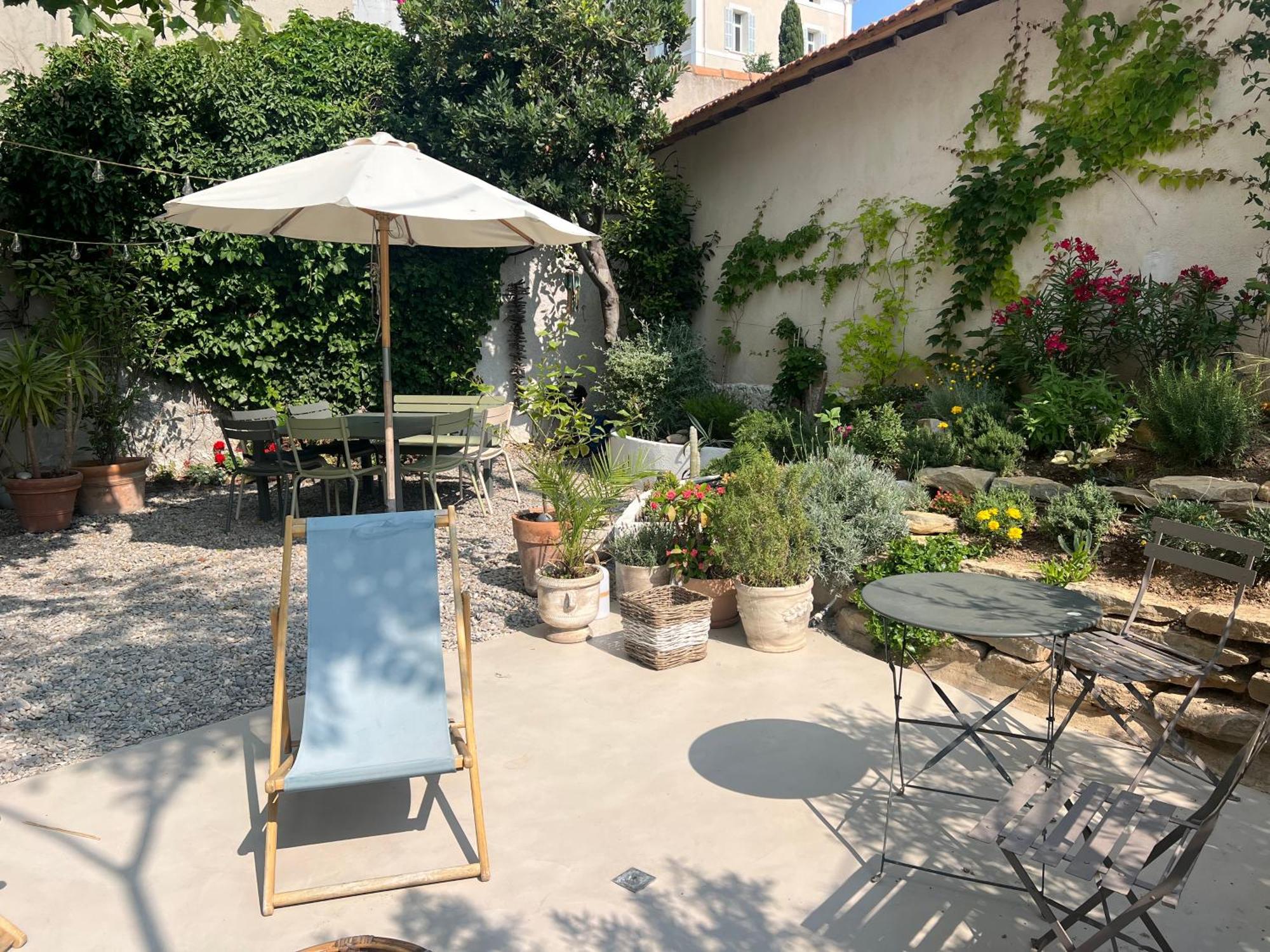 Bord De Mer, Magnifique De 150m2 Avec Jardin Appartement Marseille